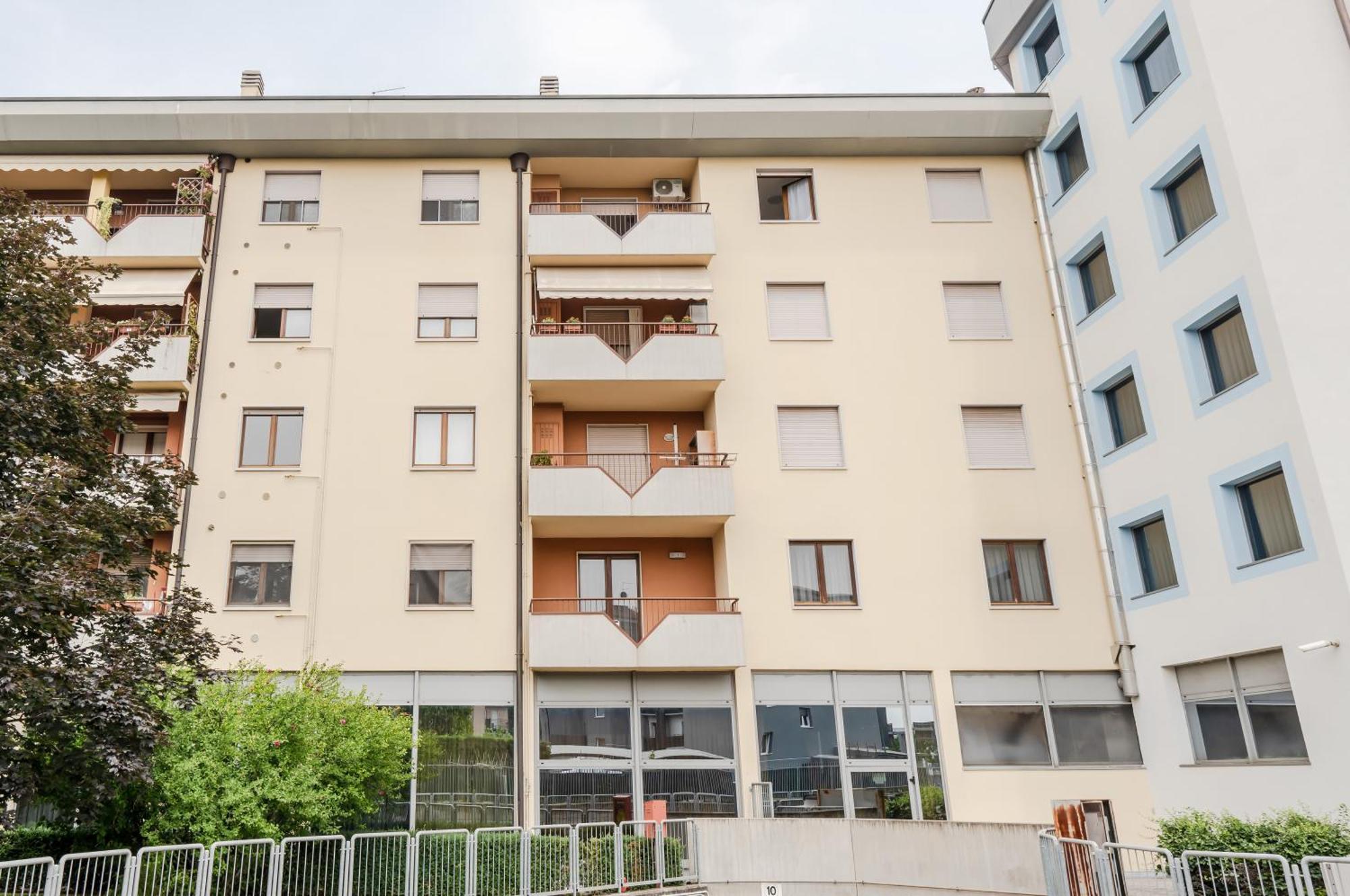 Cozy Apartament Near Fiera Di Verona! Bagian luar foto
